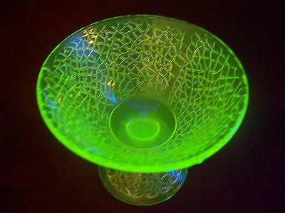 YELLOW VASELINE URANIUM GLASS DEPRESSION CRACKLE ME SHERBET BOWL DISH 