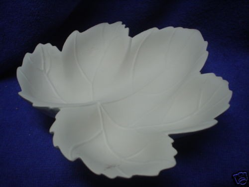 E013   7 Ceramic Bisque Grape Leaf Dish