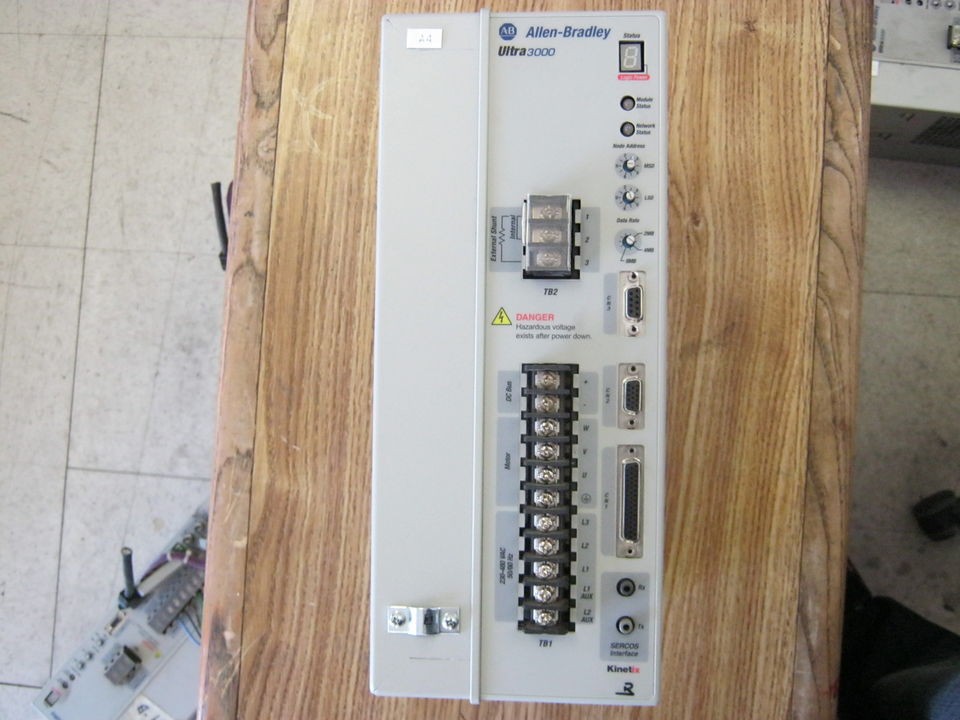 Allen Bradley 2098 DSD HV030​ SE ULTRA 3000 Servo Drive *W