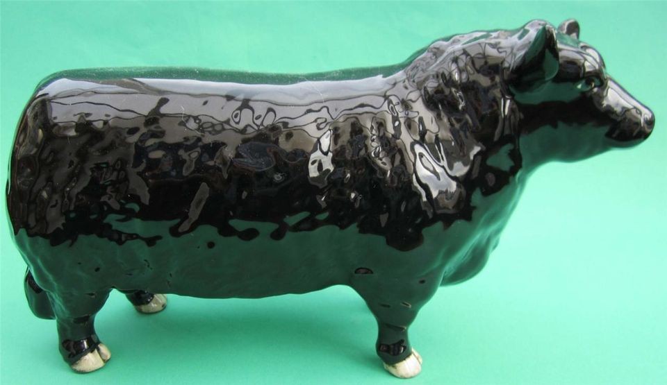 BESWICK POTTERY FARM ANIMAL ABERDEEN ANGUS BULL