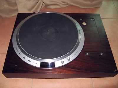 Victor (JVC) TT 61 Direct DriveTurntable w/CL P1 Plinth