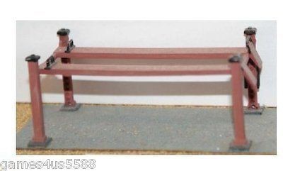   SCALE GARAGE 4 PILLAR HYDRAULIC CAR RAMP UNPAINTED & UNASSEMBLED KIT