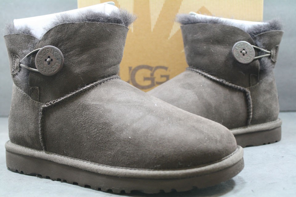 NEW Womens UGG Boot Mini Bailey Button CHOCOLATE 3352 ORIGINAL 100% 