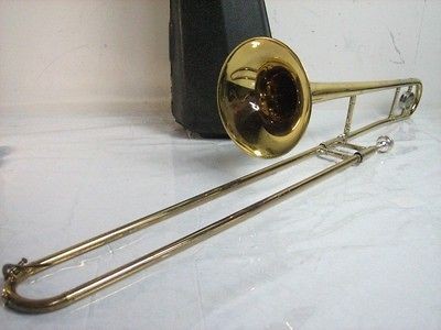 10 40) King 606 Tempo Bb Trombone w/ Case