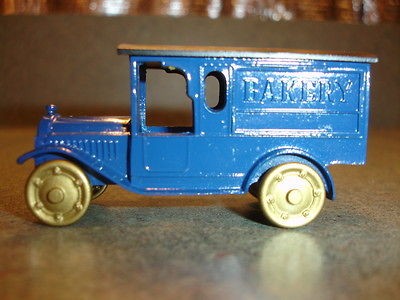   Miniatures 1977 Federal Truck Diecast Toy Bakery Delivery Truck