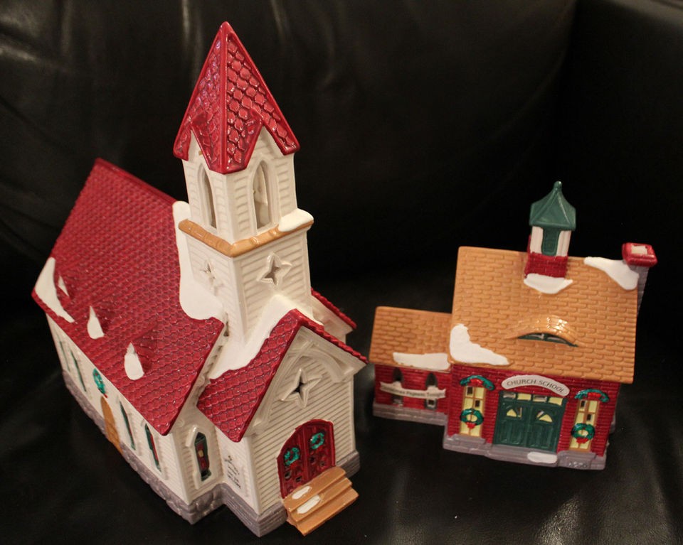 DEPT 56 – The Original Snow Village “GOOD SHEPHERD CHAPEL & CHURCH 