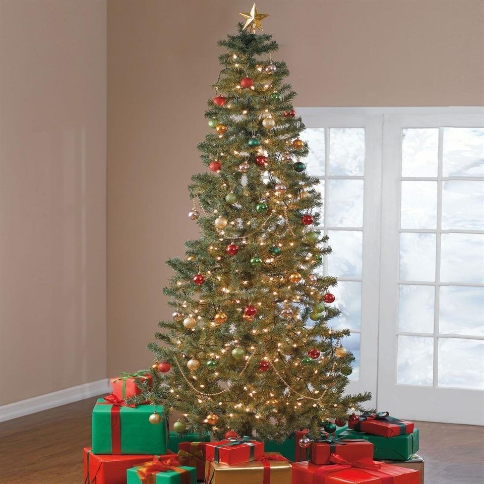 christmas tree 8 ft in Collectibles