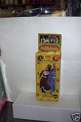 4527 NRFB MEGO The Waltons Johnboy & Ellen Dolls