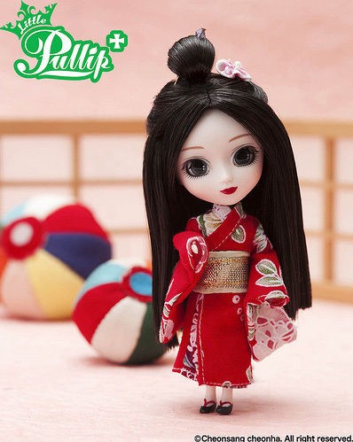 mini pullip doll in Blythe