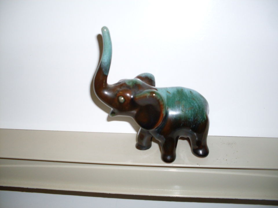 BLUE MOUNTAIN POTTERY MINI TRUNK UP ELEPHANT