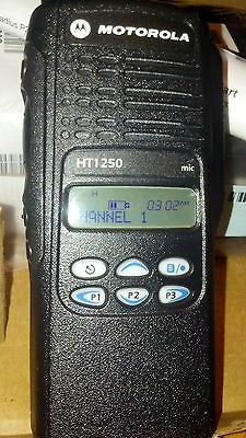 NEW in BOX Motorola LowBand HT1250 35 50mhz AAH25CEF9AA5AN w/Battery 