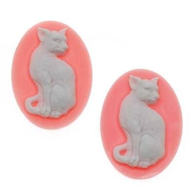 Vintage Style Lucite Oval Cameo Pink With White Cat 25 x 18mm (2)