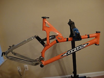 Medium Titus Motolite Frame Frameset Mountain Bike MTB Chris King Fox 