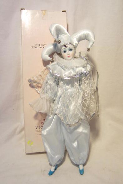    By Material  Porcelain  Contemporary (1980 Now)  Clowns