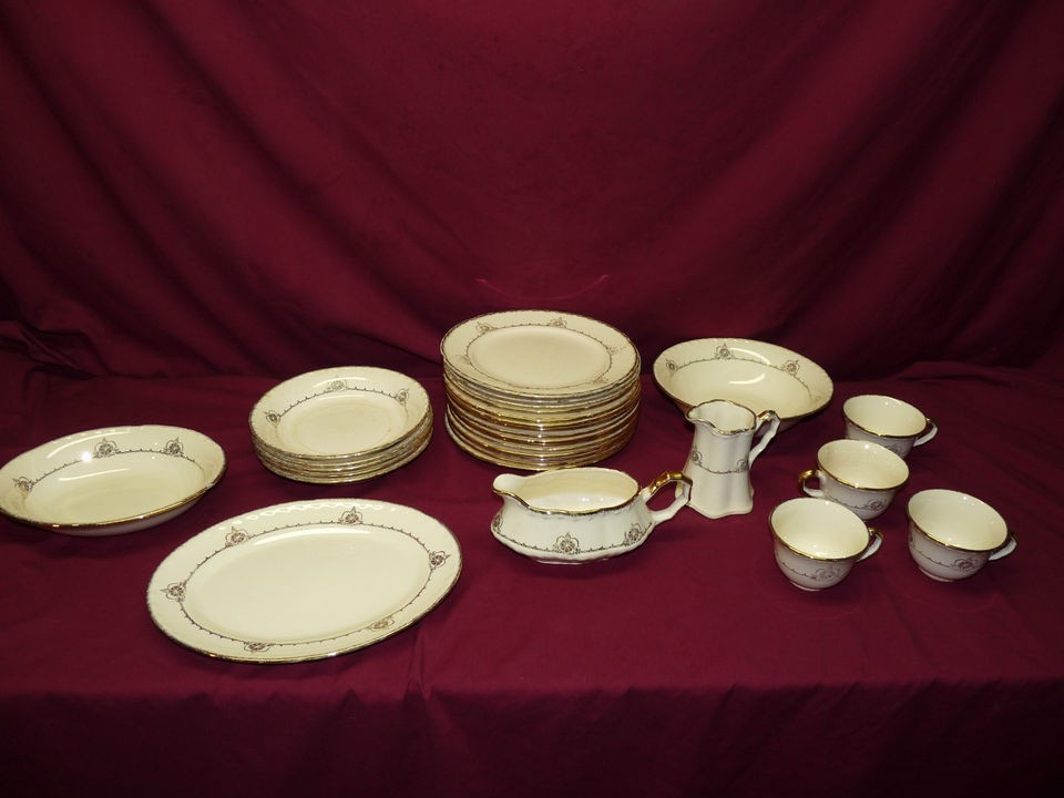 Vintage 1930s Depression Crooksville China Dinnerware Set   30 Pieces