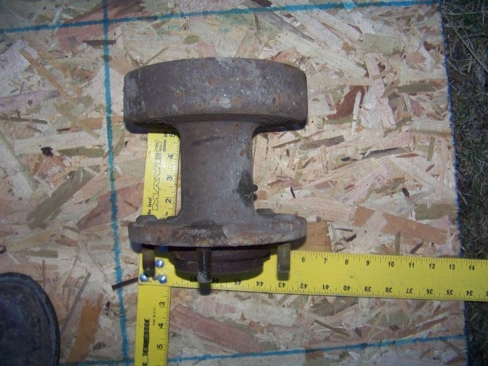 David Bradley manure spreader # 75? 5 bolt hub part # 1933 M on PopScreen