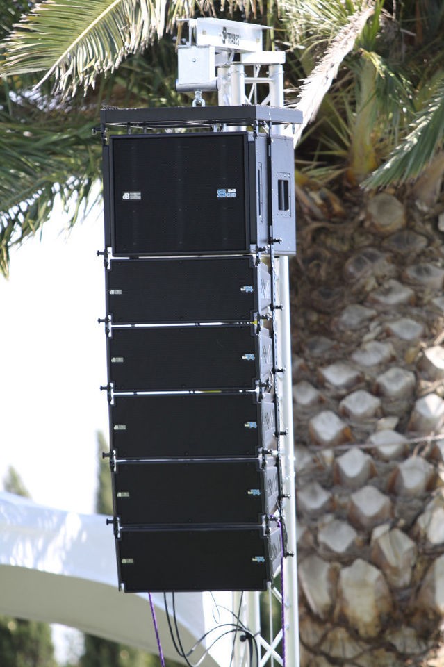 db Technologies DVA T4 line array 3 way speaker (single array speaker)