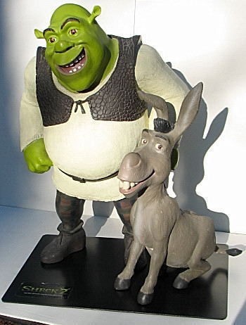 SHREK & DONKEY STATUE w METAL BASE SHREK 2 Sharper Image EXCLUSIVE 