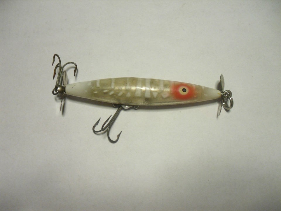 VINTAGE HEDDON DYING FLUTTER 9205 RW Red White