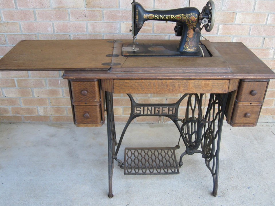 Antique 1918 Singer Treadle Sewing Machine #G6295111 w/Five Drawers on ...