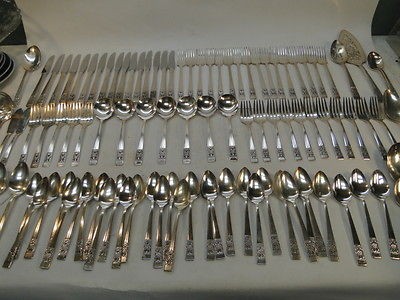   SILVERPLATE FLATWARE CORONATION PATTERN 102 PC SET SILVERWARE