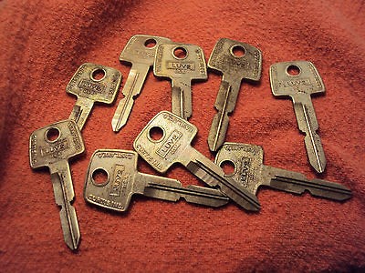 VINTAGE Curtis Nos GM Keys Lot of 9 Say LUV2 on them