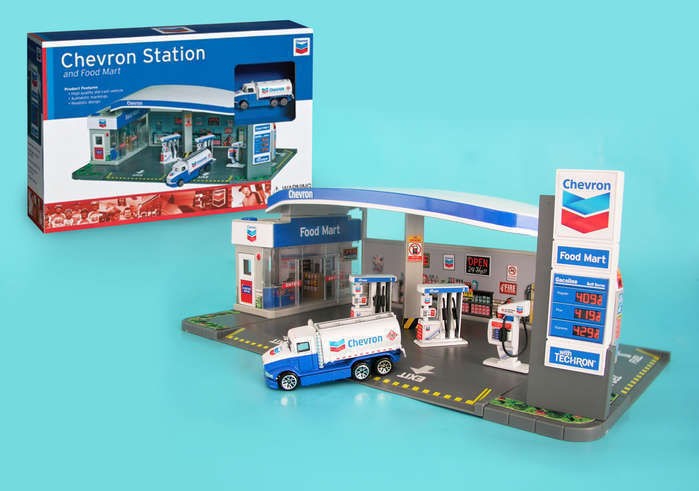 Chevron Gas Station & Food Mart Play Set w/ Diecast 1/87 Scale Truck 