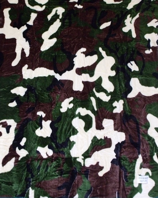 GREEN CAMO medium Blanket big79X95 SOFT warm super sale GREEN army 