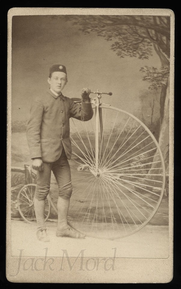 PENNY FARTHING High Wheel Bicycle // CDV Photo // ENGLAND