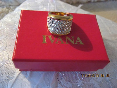 IVANA TRUMP MENS RING SIZE 9 COSTUME JEWELRY. BRAND NEW.