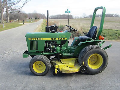 JOHN DEERE 650 DIESEL TRACTOR WITH MOWER