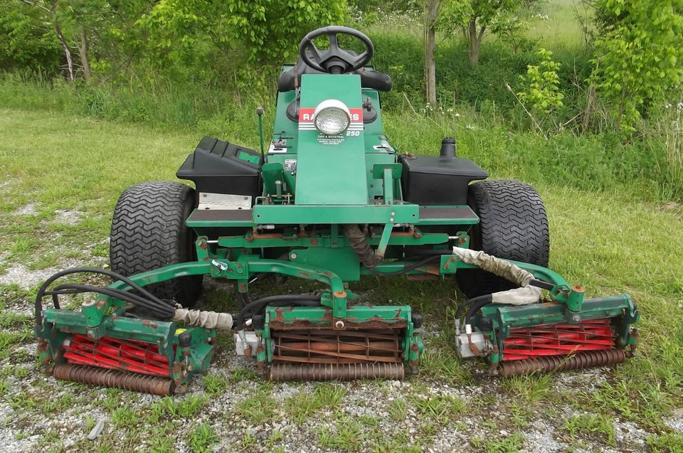 RANSOMES 250 MOWER, 9 CUT, 4WD, KUBOTA ENGINE, 9450030107, 3905 HRS 