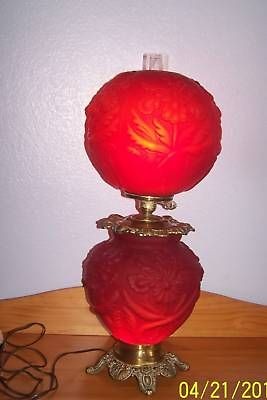   FENTON ? PITTSBURG GLASS CO ? GWTW LAMP RUBY SATIN IRIS ELECTRIFIED