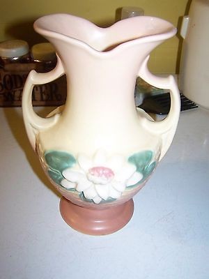 Vintage HULL Water Lily L11   9 1/2 Vase With Double Handles Great 