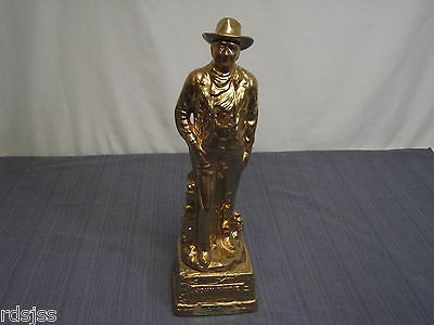 JOHN WAYNE GOLD STATUE DECANTER MIKE WAYNE DISTILLERY VINTAGE 1982