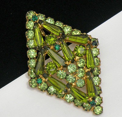 Vintage D&E Juliana Verified Olivine Green Kite Rhinestone Diamond 