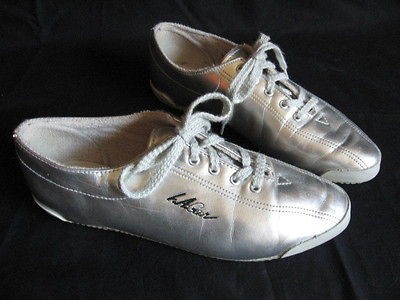 VTG 80s~ LA GEAR SHOES Metallic Silver~SZ 7 flats athletic tennis 