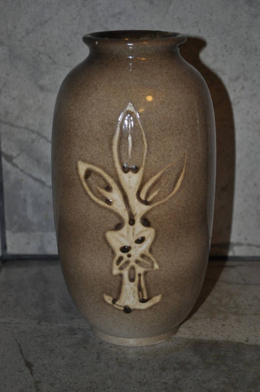 COBRIDGE STONEWARE MOORCROFT VASE 8.5 CROWN MARK ON BOTTOM