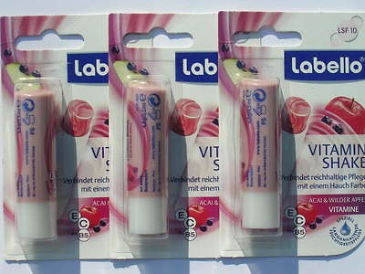   VITAMIN SHAKE ACAI BERRY WILD APPLE SOFT SMOOTH LIP BALM STICK CARE