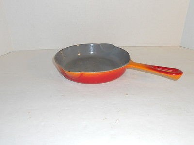 VINTAGE CAST IRON PERSONAL FRY PAN   MADE IN BELGIUM #16 WITH ENAMEL 