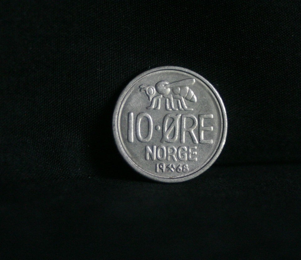   10 Ore Copper Nickel World Coin KM411 Honey Bee Bumble Olav V Norge