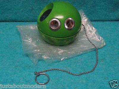 PANASONIC PANAPET R 70 AM BALL TRANSISTOR RADIO & CHAIN AVOCADO GREEN 