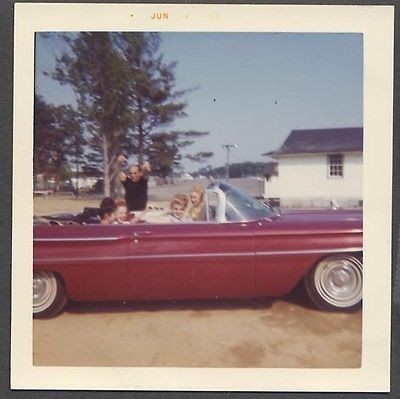   Color Car Photo Pretty Girls w/ 1960 Pontiac Convertible 757639