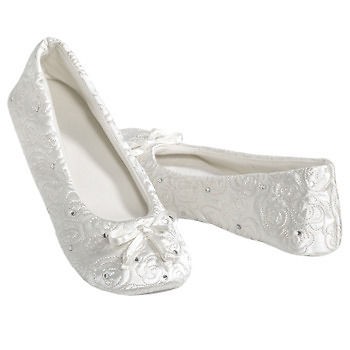 ISOTONER MED.WHITE SATIN QUILTED WEDDING FORMAL BALLET SLIPPERS 