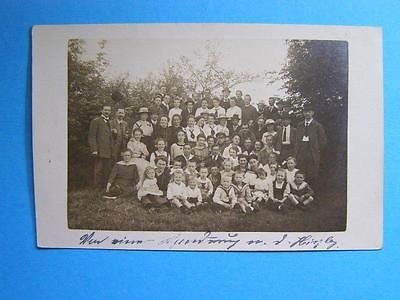 GERMANY GROUP MEN , WOMEN & LITTLE CHILDREN POSTCARD 1920`S OLD POST 