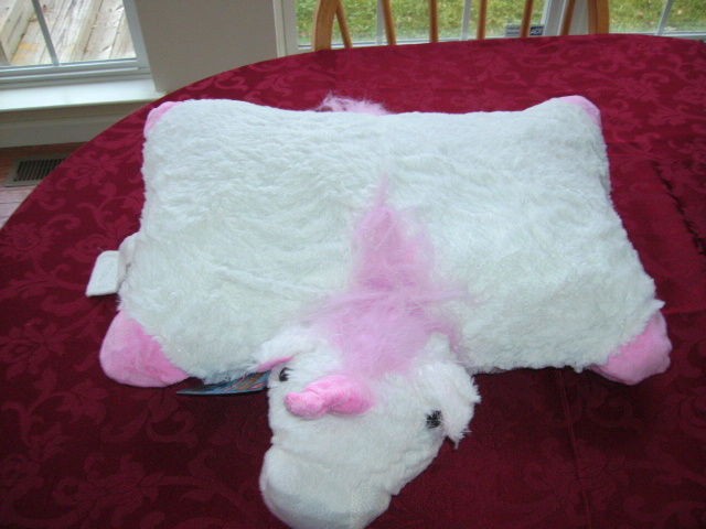 MY FAVORITE SNUGGLE PILLOW  Unicorn * NWT * childrens * bedding *