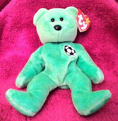   KICKS SOCCER BEAR Vintage World Cup Mint ball green pele uk football