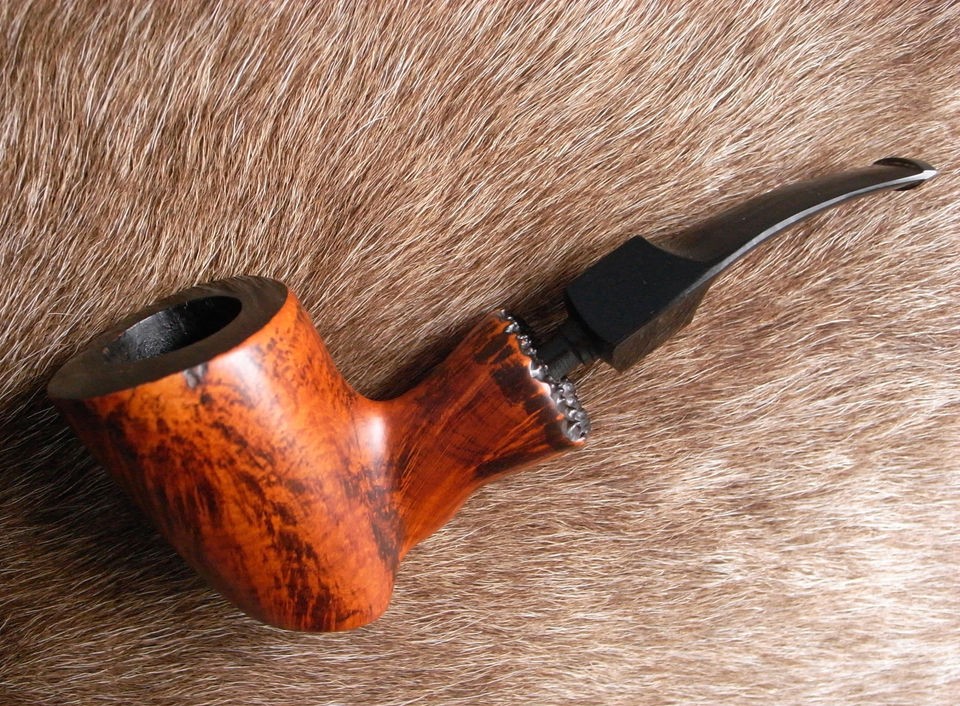   nording DANISH HANDMADE FREEFORM PIPE Straight Grain STAND ALONE