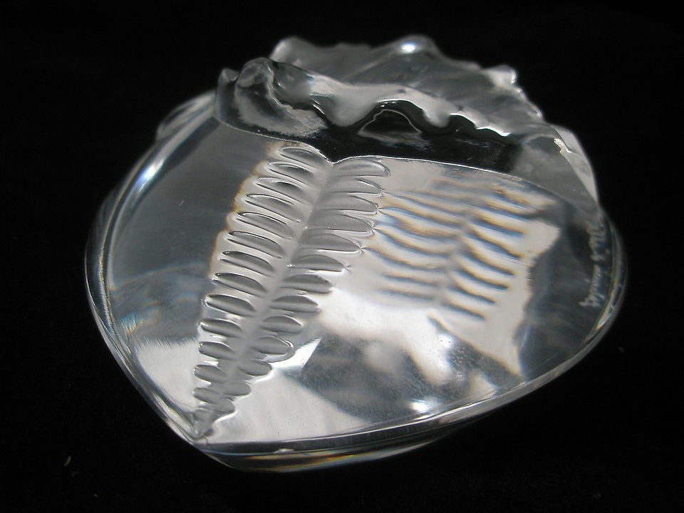 Rare Lalique Vincennes Leaf Fern Glass Paperweight 3 1/4 Wide