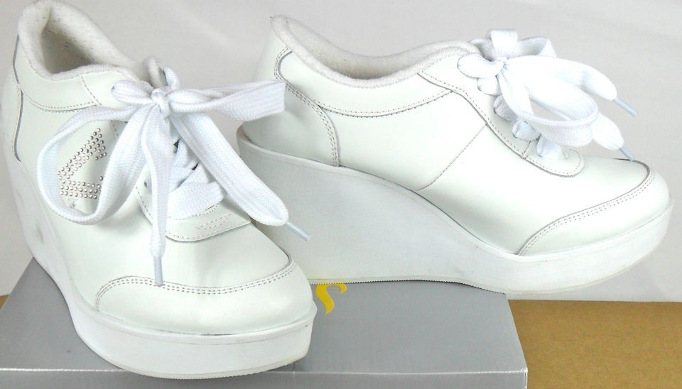 volatile women s cash sneaker white 8 5 m us gnc3 f580